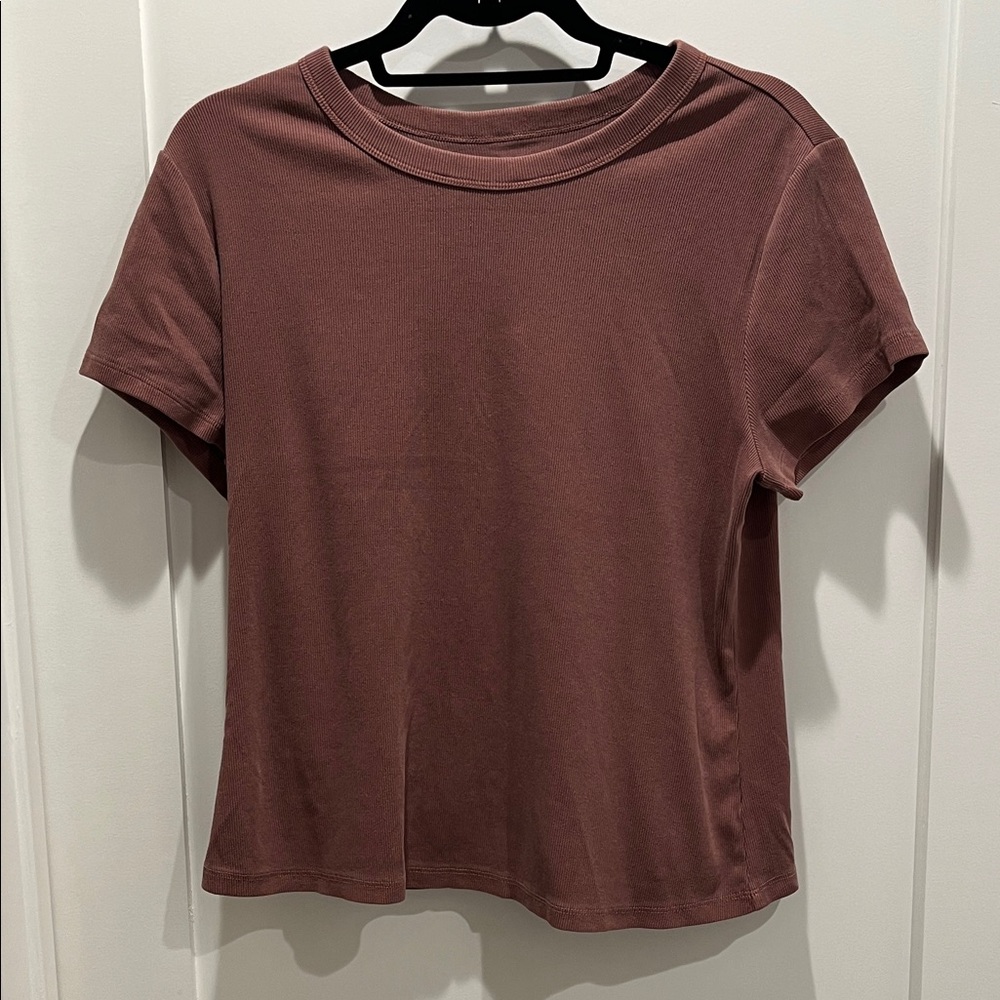 Old Navy Women's Short Sleeve Tee in Mauve Brown